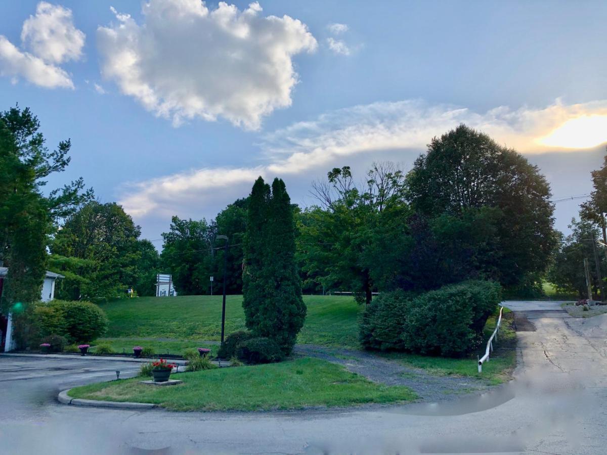 Rolling Hills Motel Wantage Exterior photo